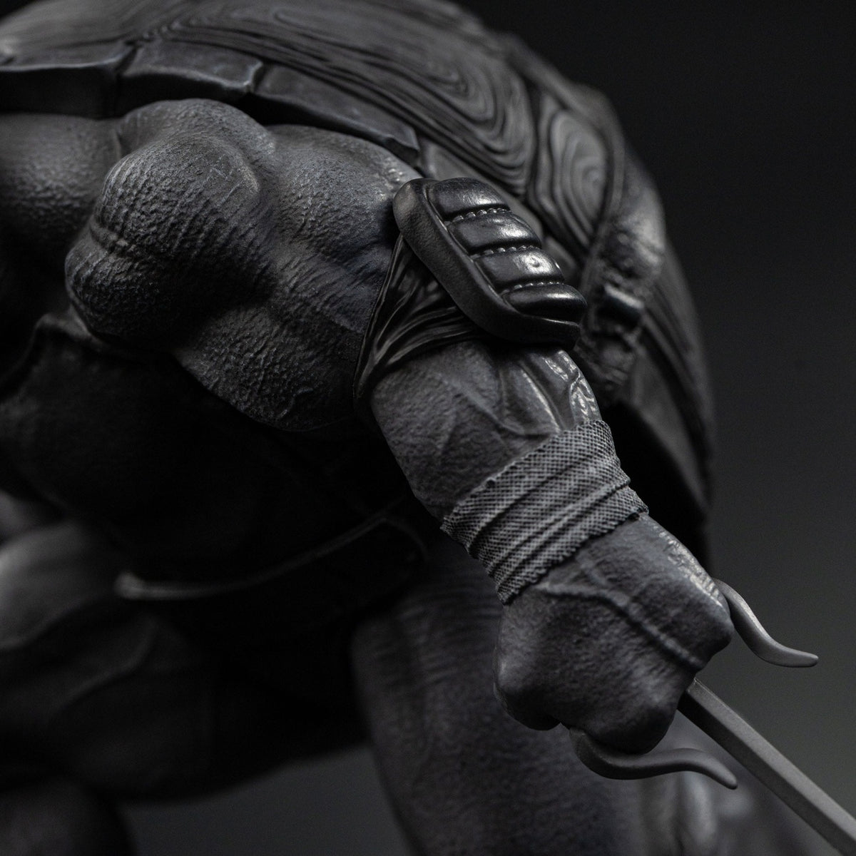 Productafbeelding Teenage Mutant Ninja Turtles Art Scale Statue 1/10 Raphael Zwart-wit Variant 26 cm heo exclusive