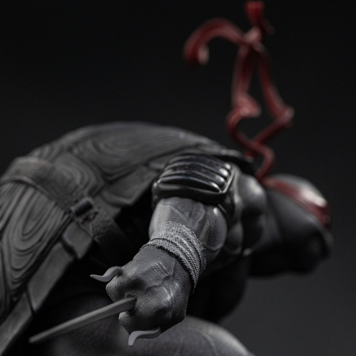 Productafbeelding Teenage Mutant Ninja Turtles Art Scale Statue 1/10 Raphael Zwart-wit Variant 26 cm heo exclusive