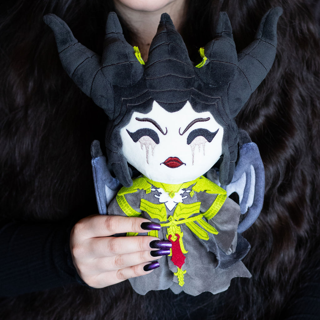 Productafbeelding Diablo IV Lilith Pluchen Figuur 22 cm
