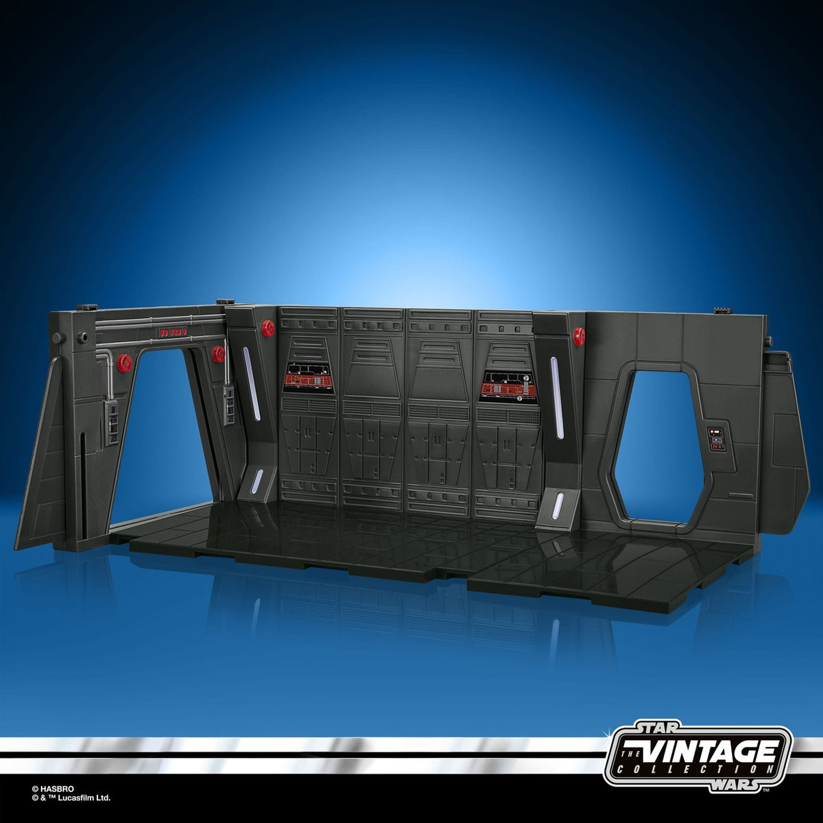 Productafbeelding Star Wars: The Mandalorian Vintage Collection Moff Gideons Imperial Light Cruiser Hallway met Mandalorian Privateer Act