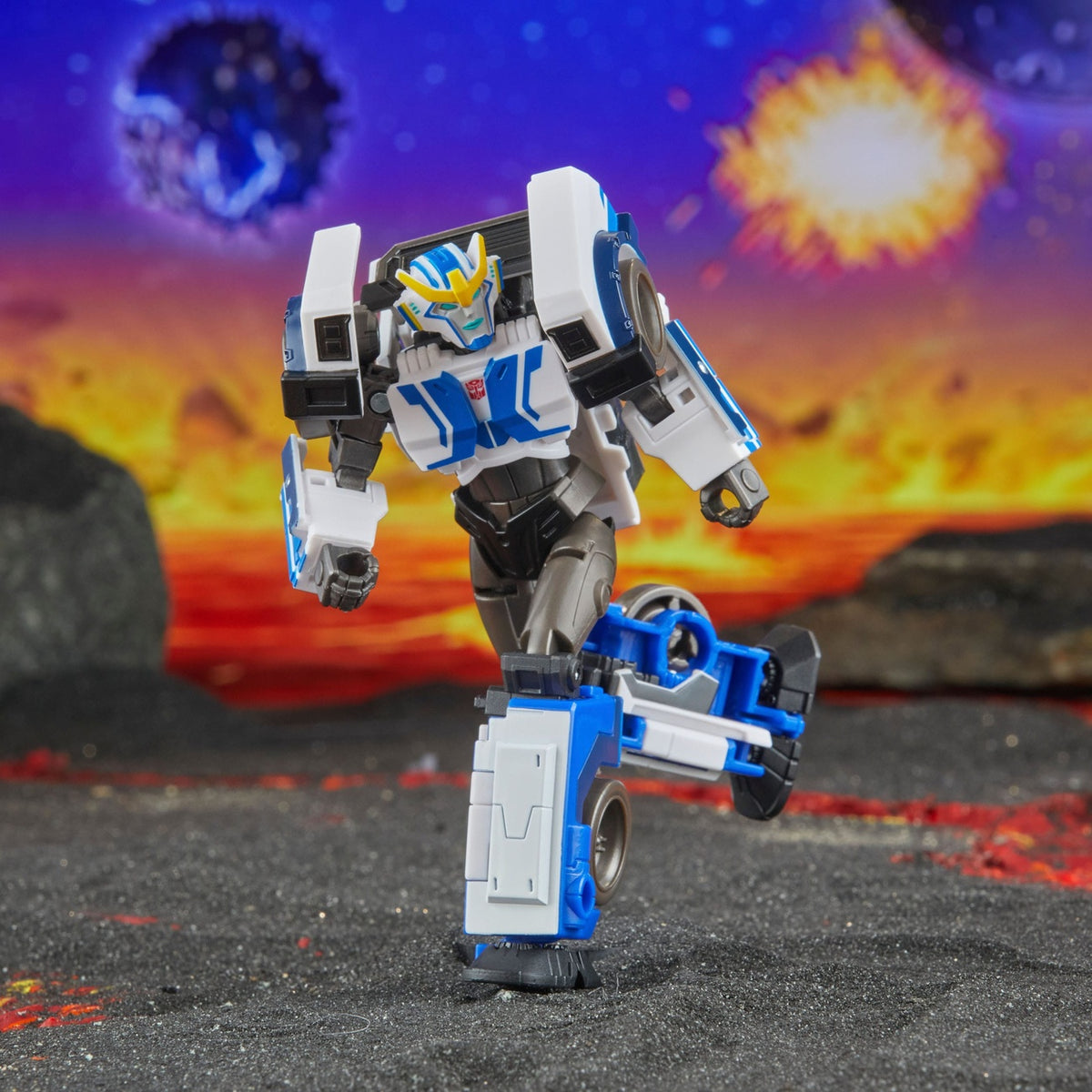Product image Transformers Generations Legacy United Deluxe Class Action Figure Robots in Disguise 2015 Universe Strongarm 14 cm