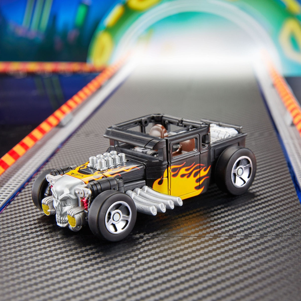 Productafbeelding Hot Wheels x Transformers Actiefiguur Bone Shaker 12 cm