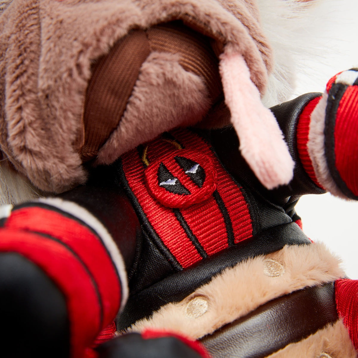 Productafbeelding Deadpool knuffelfiguur Dogpool 25 cm