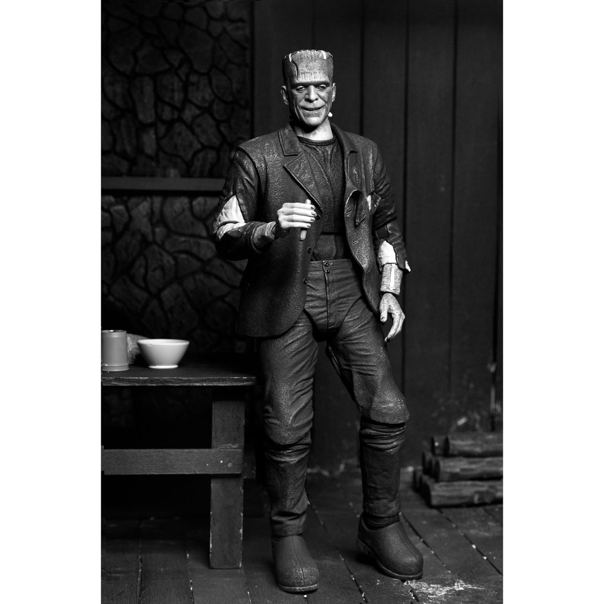 Productafbeelding Universal Monsters Actiefiguur Ultimate Frankenstein’s Monster (Bride of Frankenstein) (Z/W) 18 cm