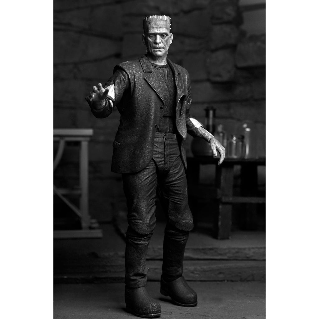 Productafbeelding Universal Monsters Actiefiguur Ultimate Frankenstein’s Monster (Bride of Frankenstein) (Z/W) 18 cm