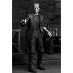 Productafbeelding Universal Monsters Actiefiguur Ultimate Frankenstein’s Monster (Bride of Frankenstein) (Z/W) 18 cm