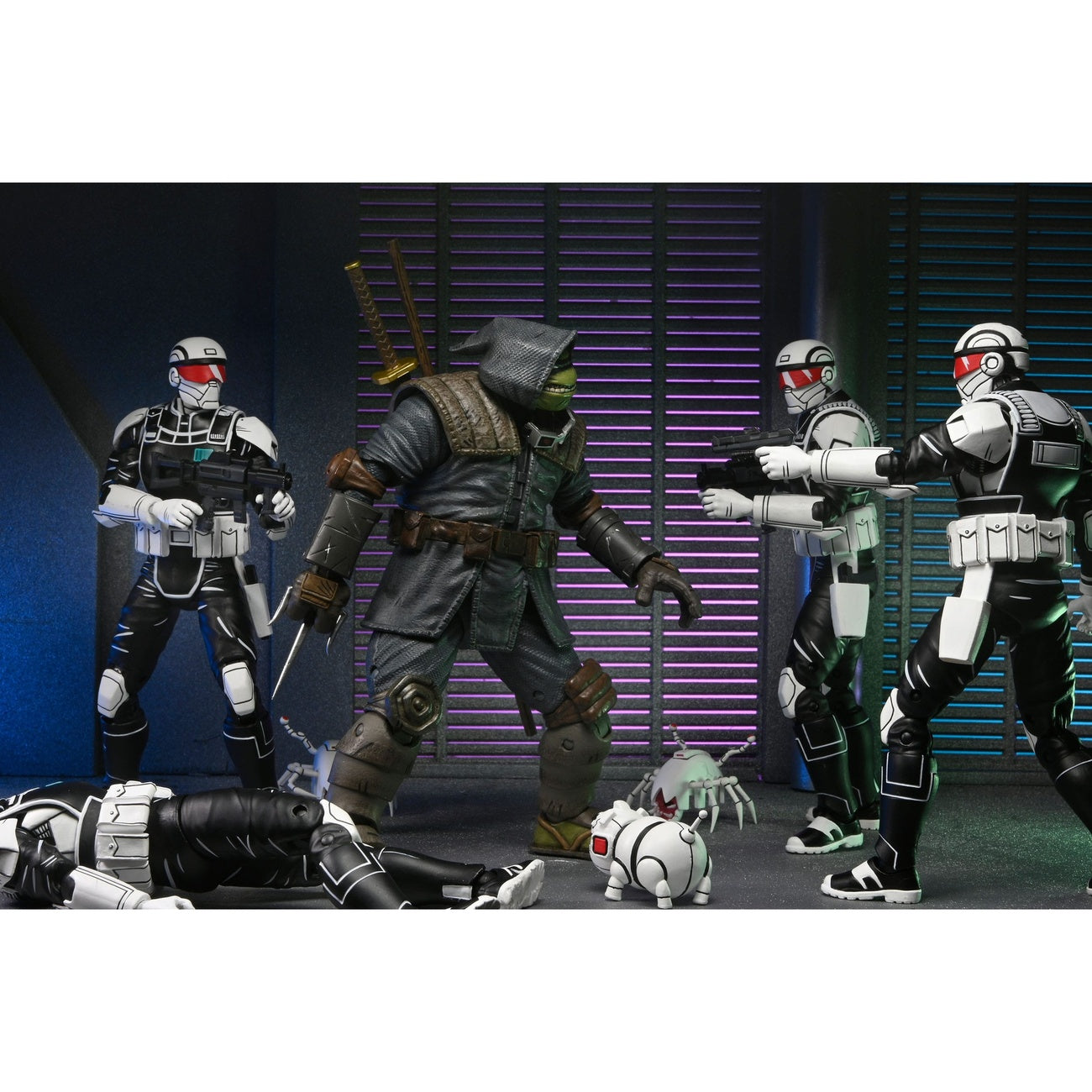 Productafbeelding Teenage Mutant Ninja Turtles (The Last Ronin) actiefiguur Synja Commando with Mousers 18 cm