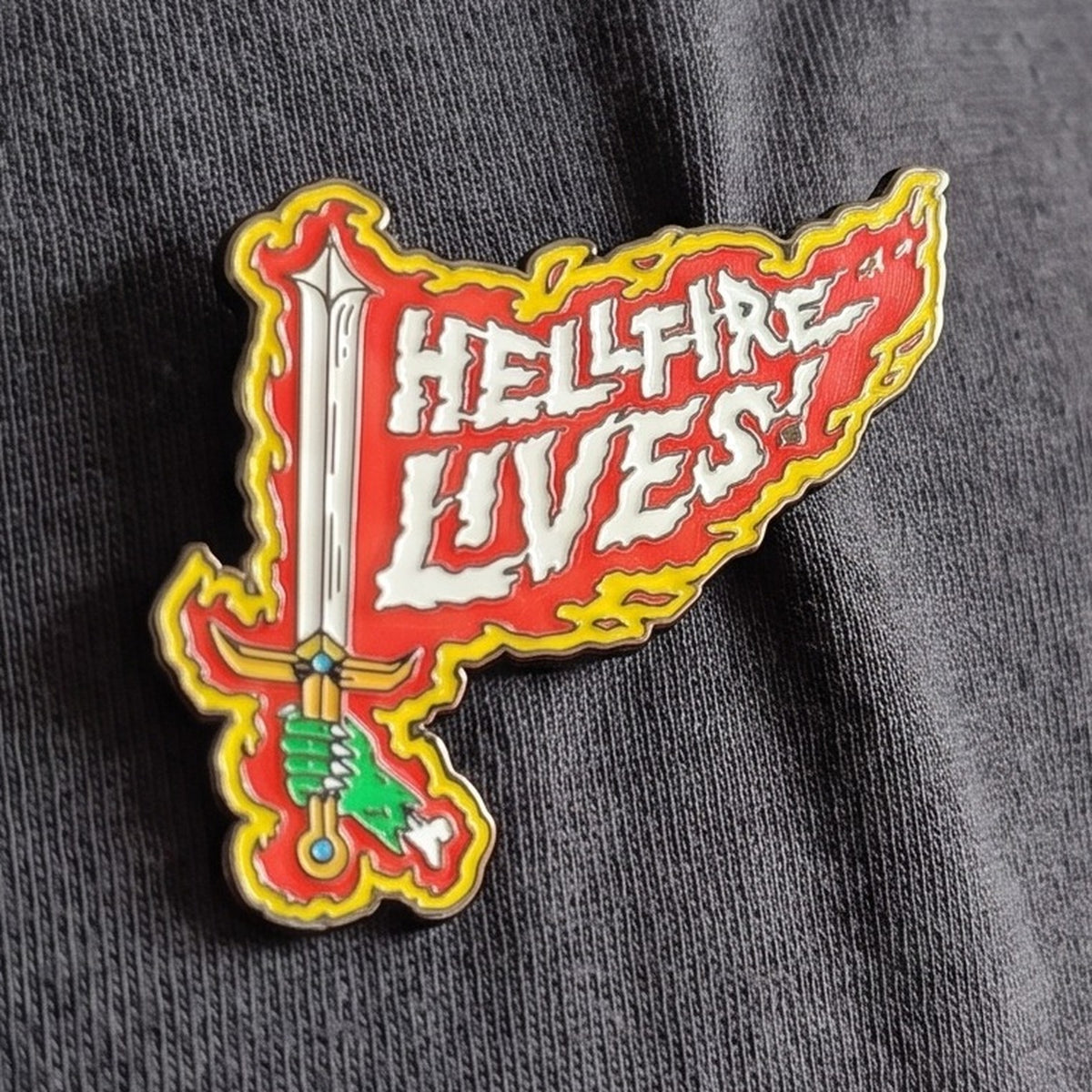 Productafbeelding Stranger Things Pin Hellfire Lives Limited Edition