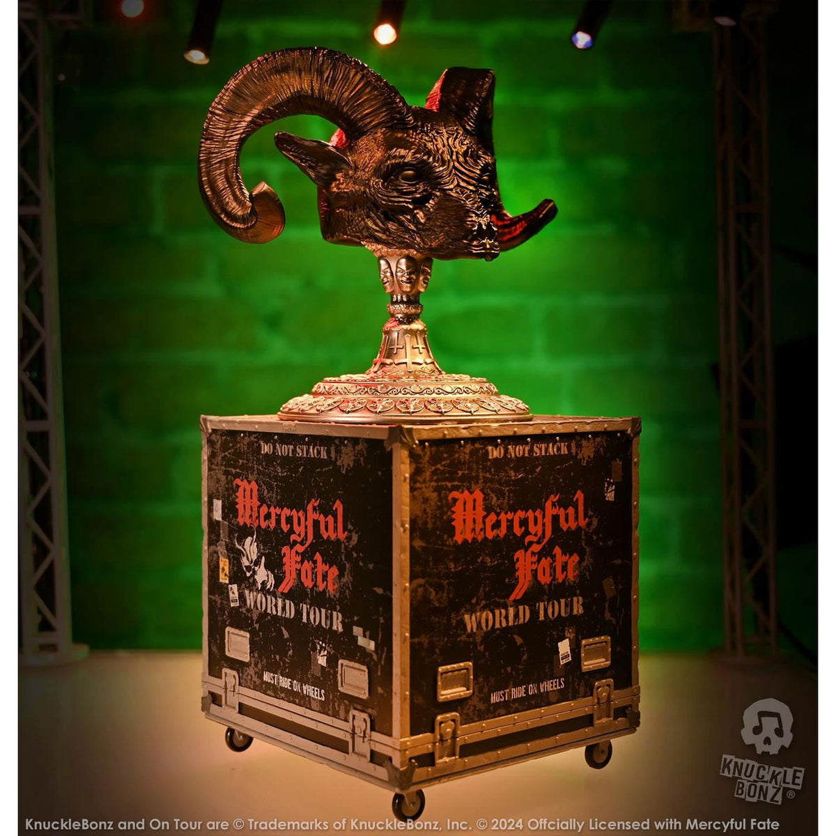 Productafbeelding Mercyful Fate Rock Ikonz On Tour Road Case Statue & Stage Mask Set World Tour