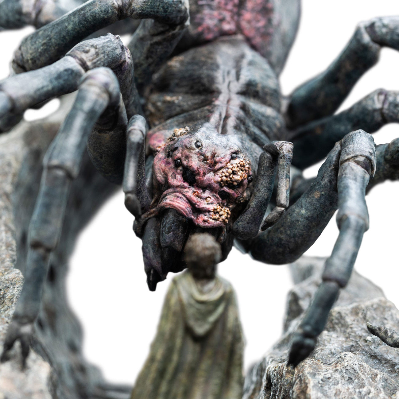 Productafbeelding In de Ban van de Ring mini-standbeeld Shelob 11 cm