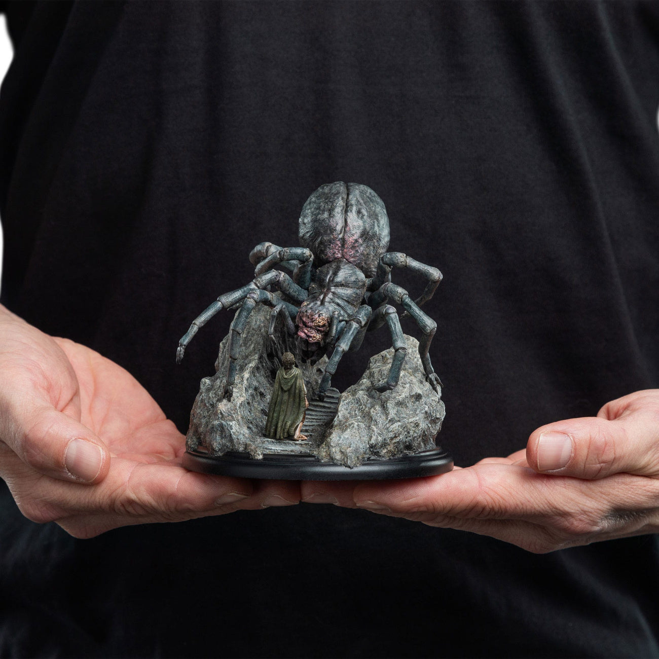 Productafbeelding In de Ban van de Ring mini-standbeeld Shelob 11 cm