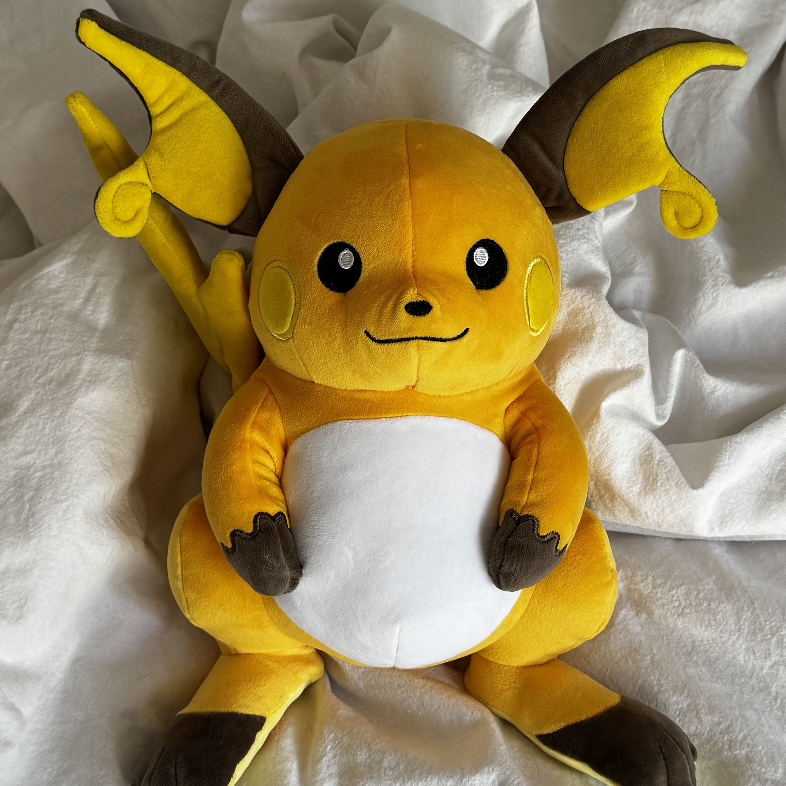 Productafbeelding Pokémon Raichu Pluchen Figuur 30 cm