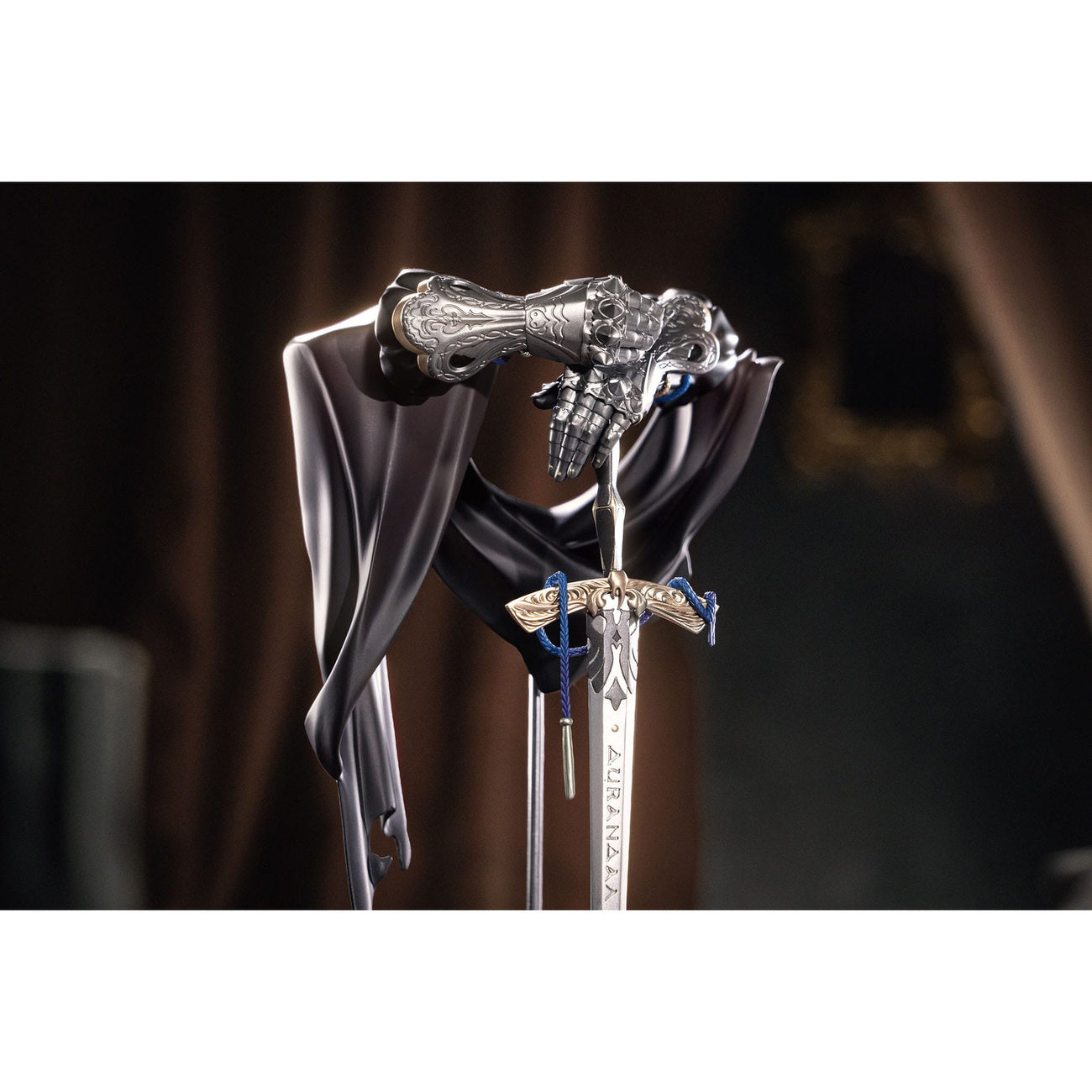 Product image Reverse: 1999 Limepie Series PVC Statue Knight 17 cm