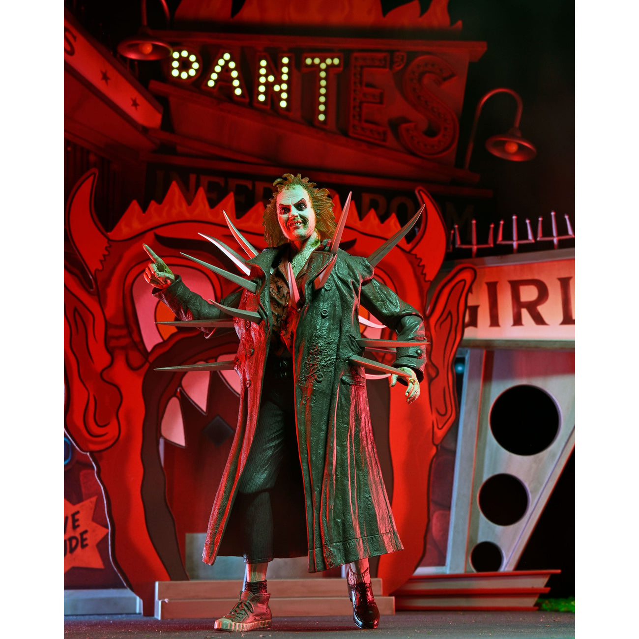 Productafbeelding Beetlejuice (1988) Diorama Trenchcoat with Spikes Inferno