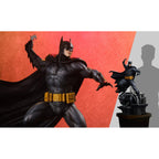 Productafbeelding DC Comics Maquette 1/4 Batman (Black and Gray Edition) 66 cm