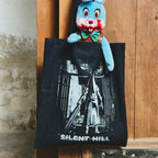 Productafbeelding Pyramid Head tote bag voor Silent Hill fans