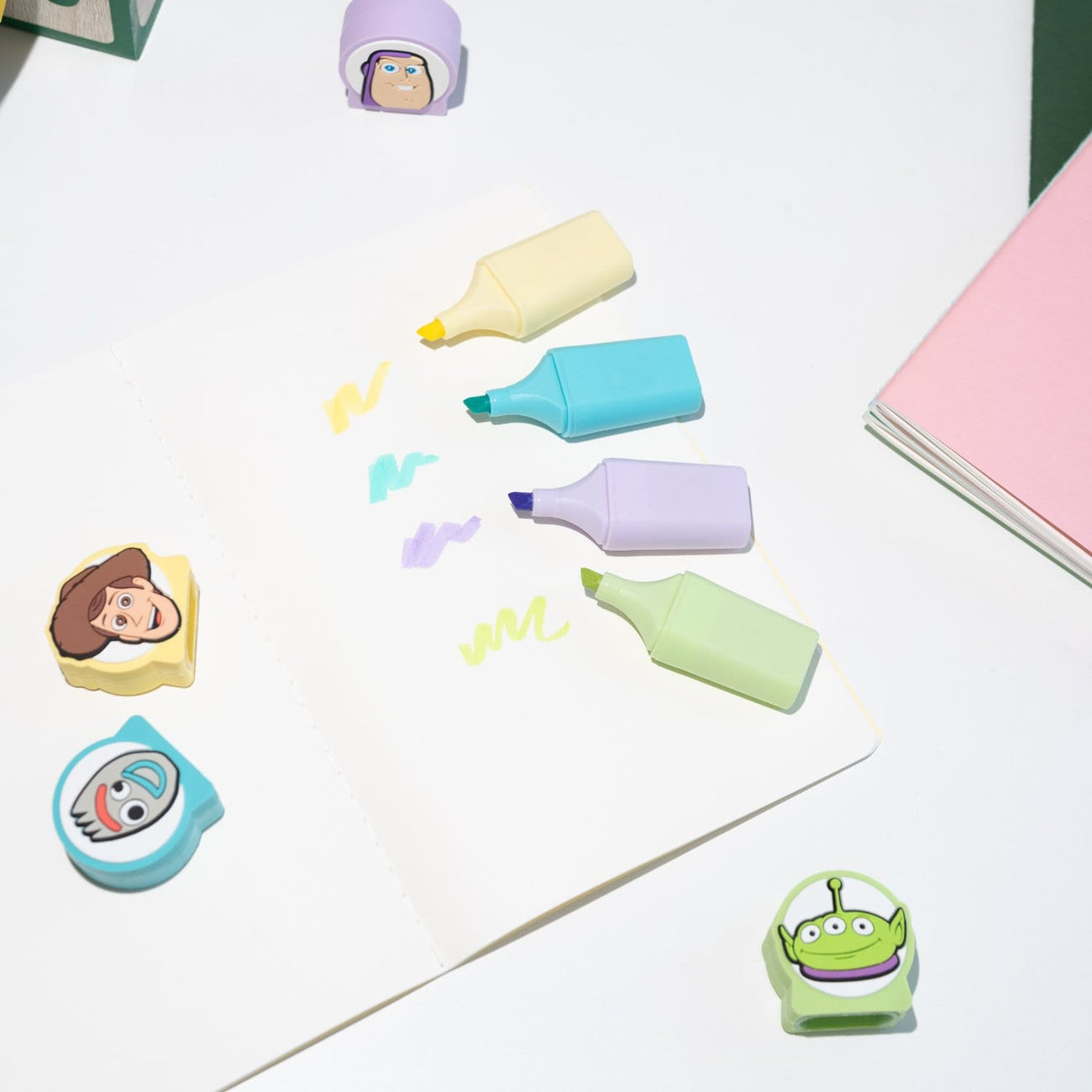 Productafbeelding Toy Story markeerstiften met toppers – set van 4