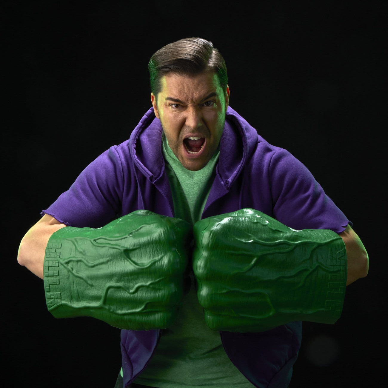Productafbeelding The Incredible Hulk Marvel Legends Premium Roleplay Vuisten